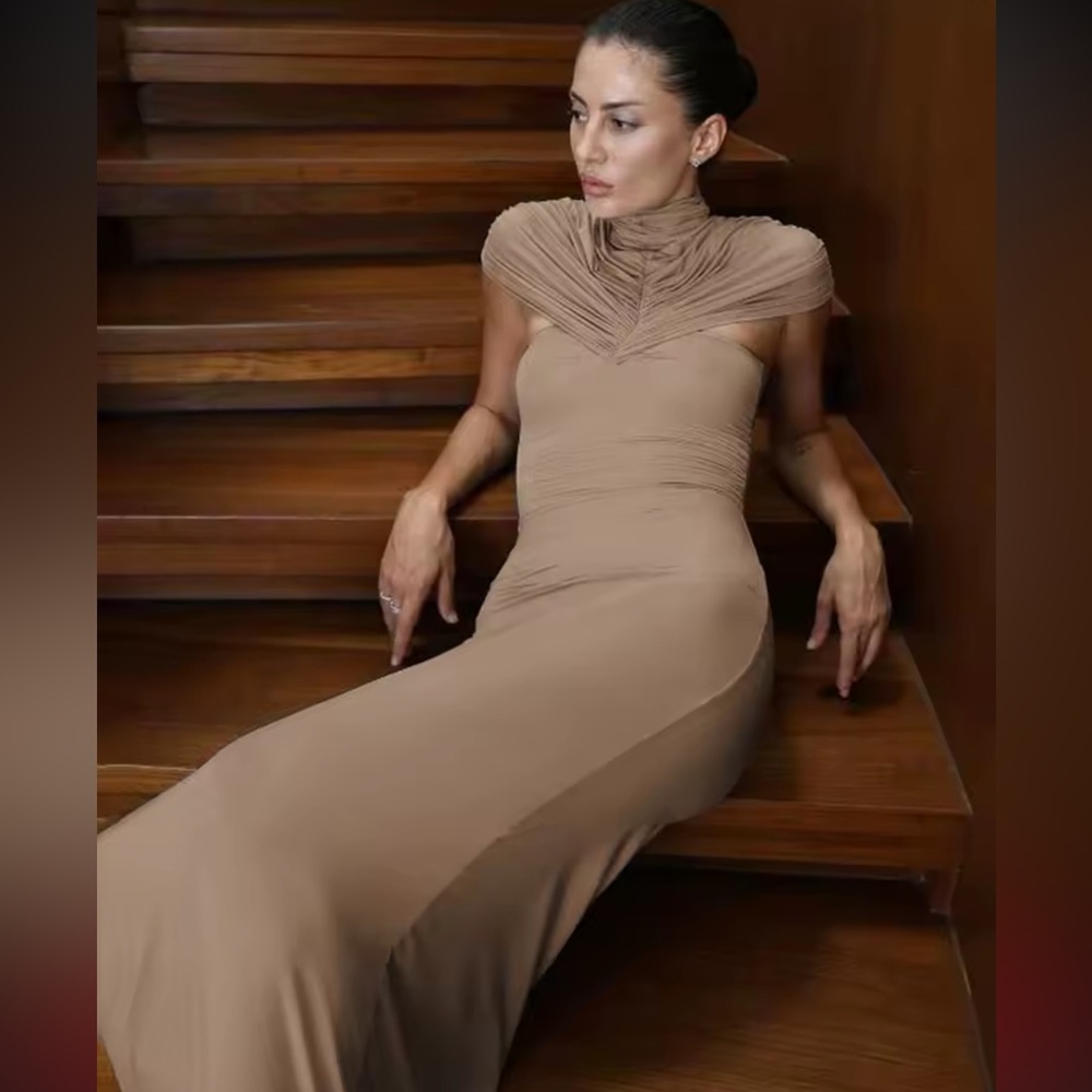 Nude sculpted maxi dress like helsa mugler - Picture 2 of 14